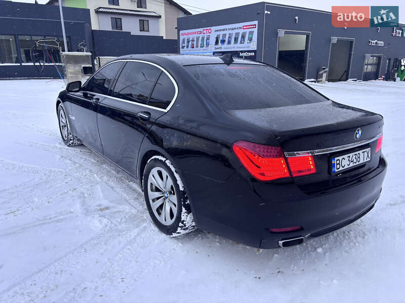 Седан BMW 7 Series 2012 в Львові