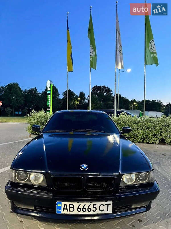Седан BMW 7 Series 1995 в Виннице