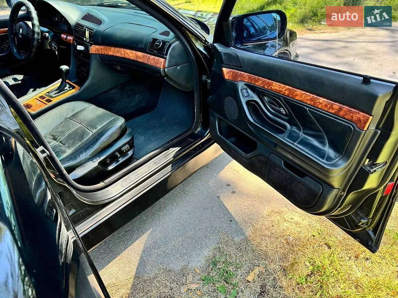 Седан BMW 7 Series 1995 в Виннице