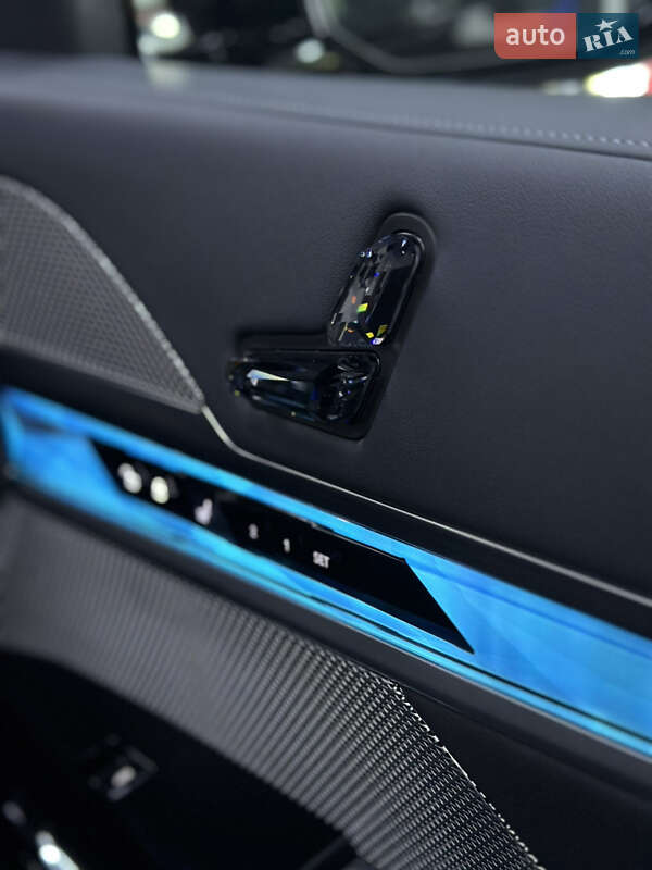 Седан BMW 7 Series 2023 в Киеве