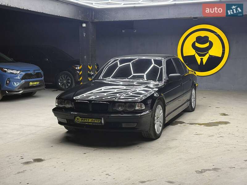 Седан BMW 7 Series 2000 в Чернівцях