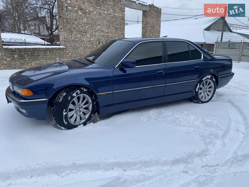Седан BMW 7 Series 2000 в Ровно