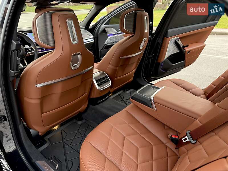 Седан BMW 7 Series 2023 в Киеве