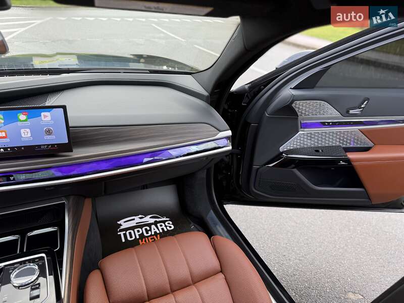 Седан BMW 7 Series 2023 в Киеве