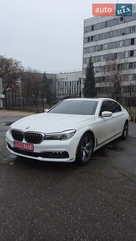 Седан BMW 7 Series 2015 в Миколаєві
