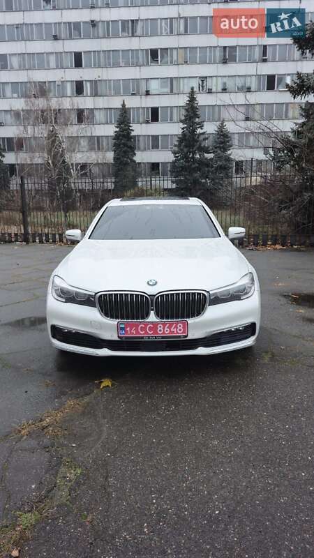 Седан BMW 7 Series 2015 в Миколаєві