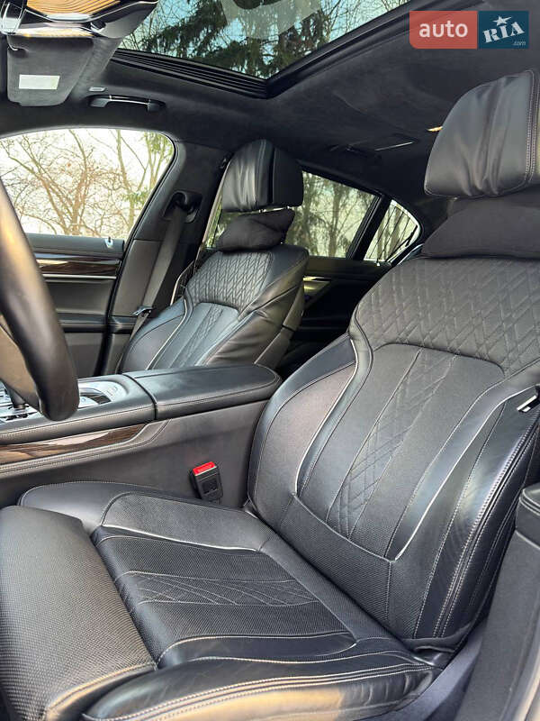 Седан BMW 7 Series 2016 в Киеве