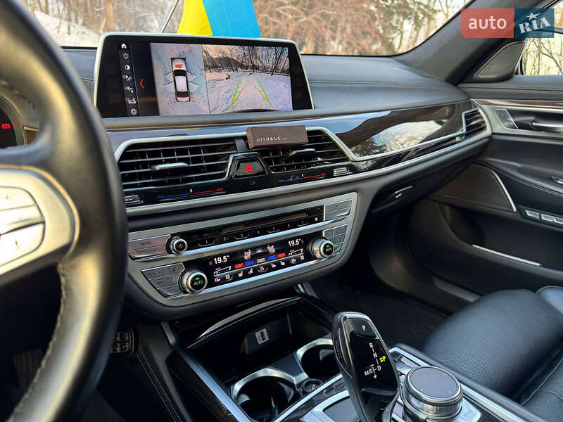 Седан BMW 7 Series 2016 в Киеве