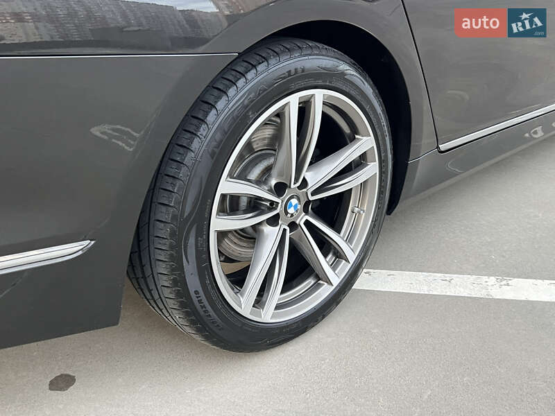 Седан BMW 7 Series 2016 в Киеве