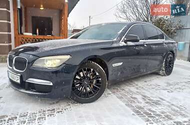 Седан BMW 7 Series 2010 в Миргороде