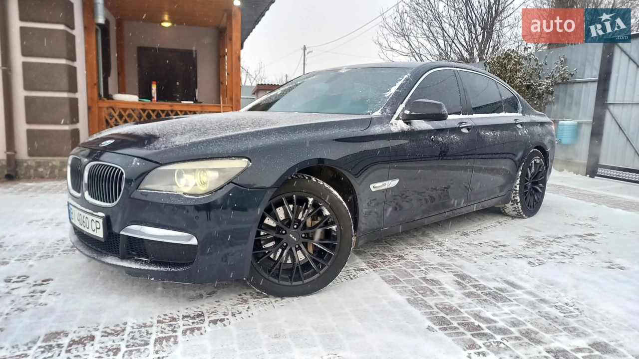 Авто в хорошому стані, технічно без зауважень. Гума зима хороша.Двигун відмінно,коробка відмінно, ходова відмінно. По кузову є підфарбування. М пакет.Максимальні сидіння,дотяжки.Гарний колір Чорний Азурит.Хороше авто за повністю адекватний цінник