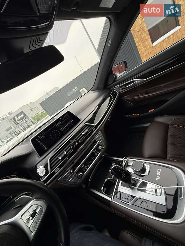 Седан BMW 7 Series 2021 в Киеве