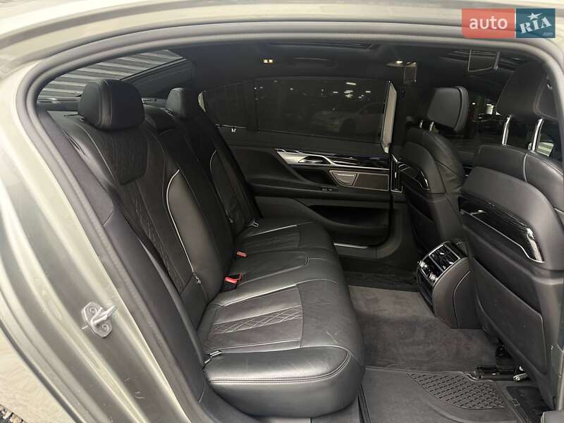 Седан BMW 7 Series 2020 в Киеве