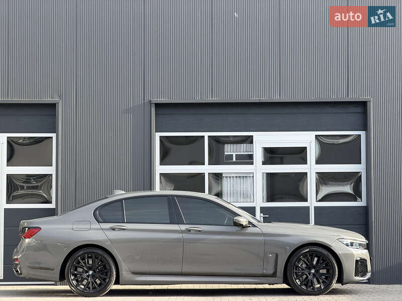 Седан BMW 7 Series 2021 в Мукачево