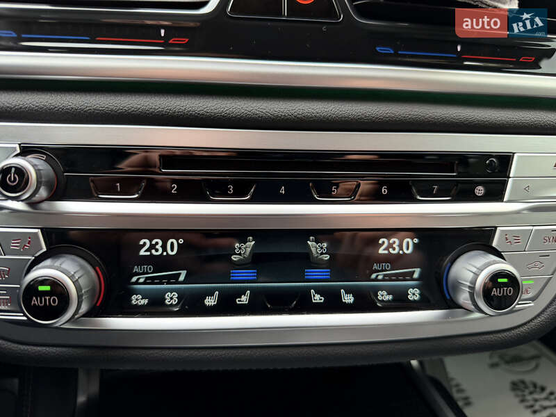 Седан BMW 7 Series 2021 в Мукачево