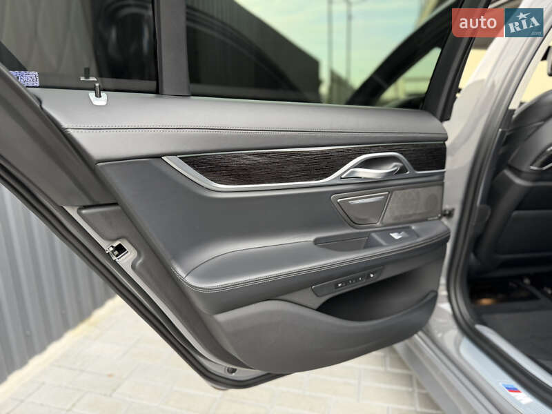 Седан BMW 7 Series 2021 в Мукачево