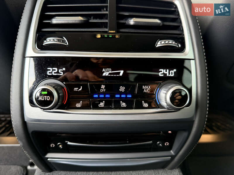 Седан BMW 7 Series 2021 в Мукачево