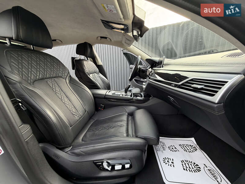 Седан BMW 7 Series 2021 в Мукачево