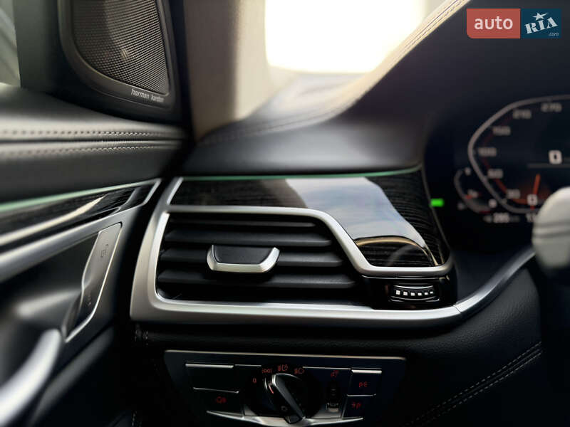 Седан BMW 7 Series 2021 в Мукачево