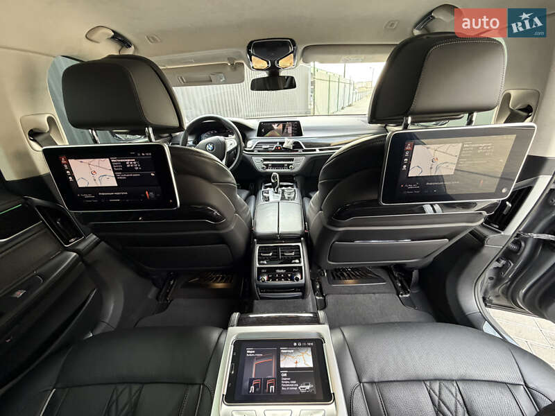 Седан BMW 7 Series 2021 в Мукачево