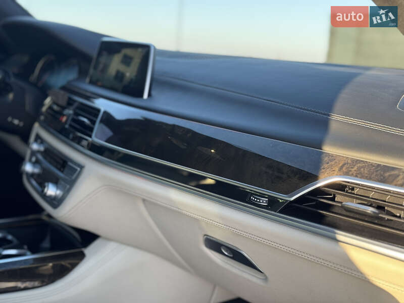 Седан BMW 7 Series 2016 в Ровно