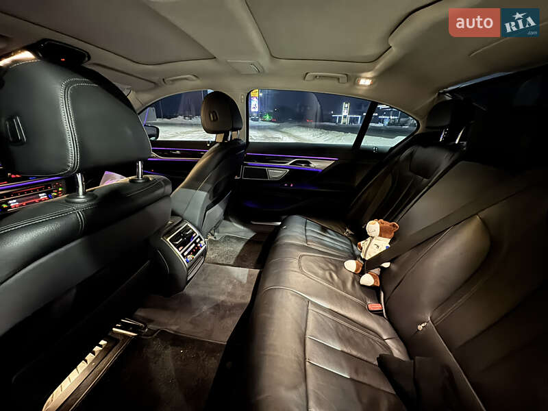 Седан BMW 7 Series 2016 в Киеве
