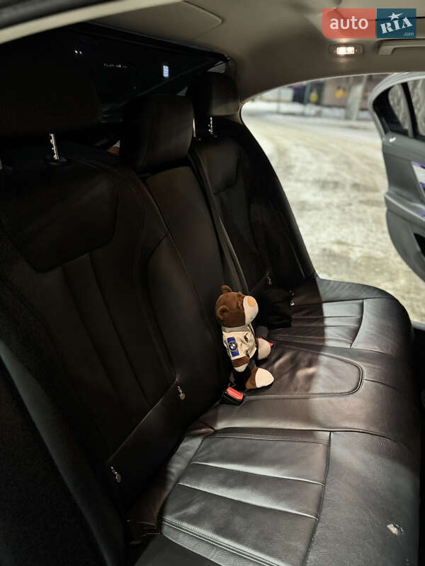 Седан BMW 7 Series 2016 в Киеве