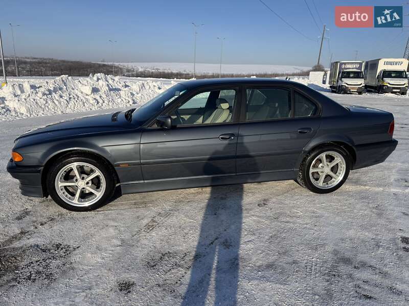 Седан BMW 7 Series 2001 в Ровно