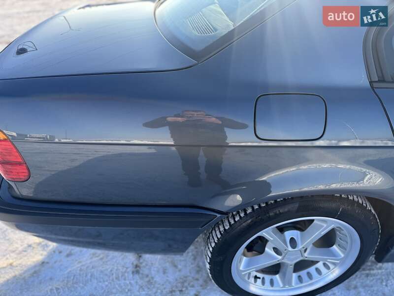 Седан BMW 7 Series 2001 в Ровно