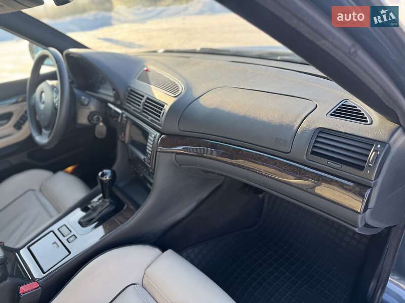Седан BMW 7 Series 2001 в Ровно
