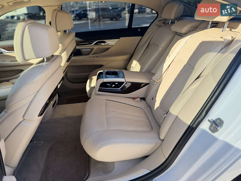 Седан BMW 7 Series 2019 в Гатном