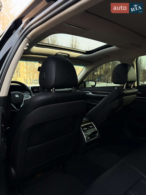 Седан BMW 7 Series 2017 в Кривом Роге фото 4 Седан BMW 7 Series 2017 в Кривом Роге