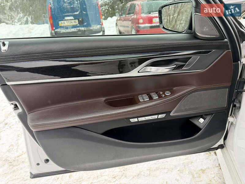 Седан BMW 7 Series 2015 в Киеве фото 21 Седан BMW 7 Series 2015 в Киеве