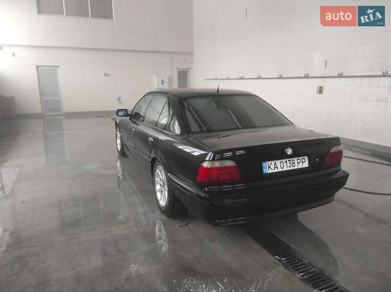Седан BMW 7 Series 1995 в Киеве