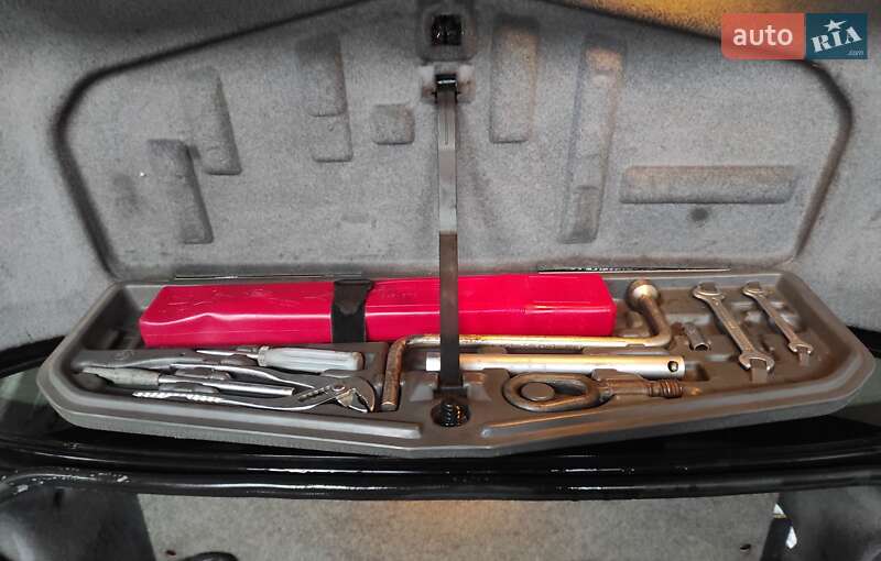 Седан BMW 7 Series 1995 в Киеве