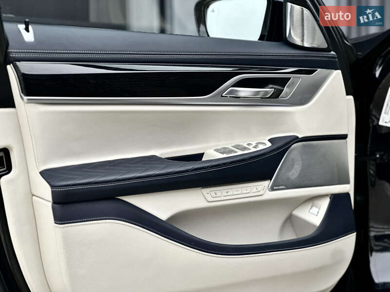 Седан BMW 7 Series 2021 в Киеве