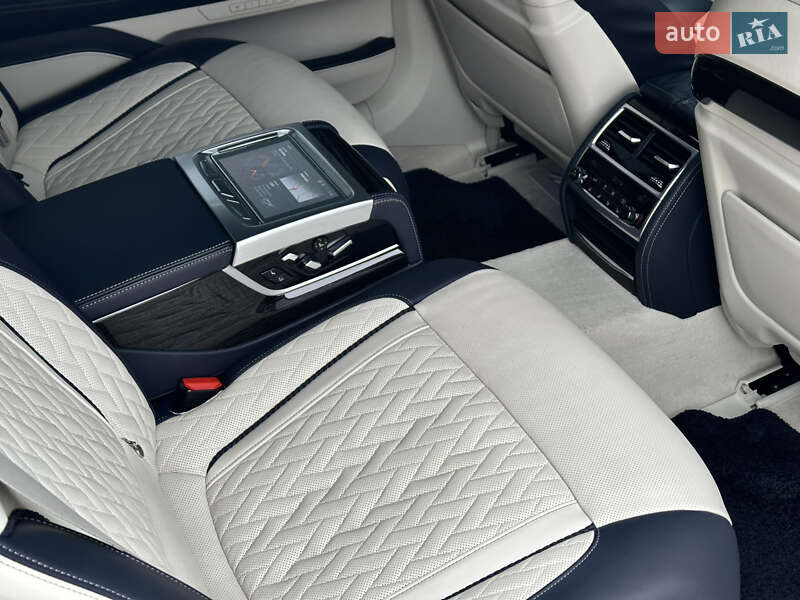 Седан BMW 7 Series 2021 в Киеве