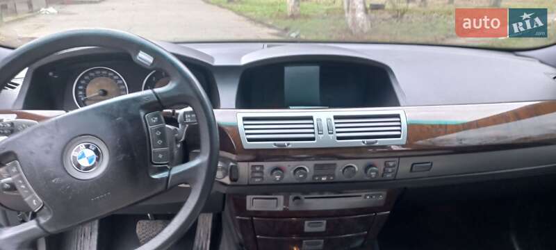Седан BMW 7 Series 2002 в Ужгороде