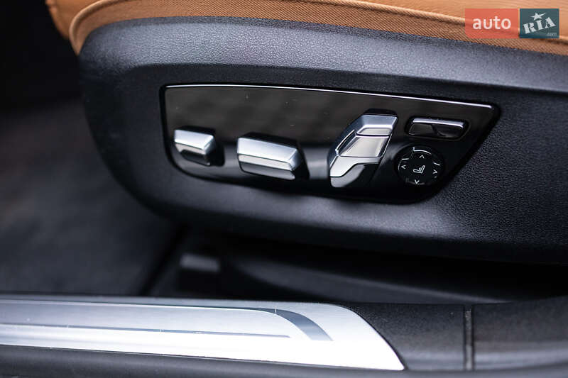 Седан BMW 7 Series 2019 в Львове