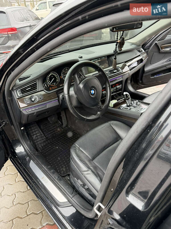 Седан BMW 7 Series 2011 в Черновцах