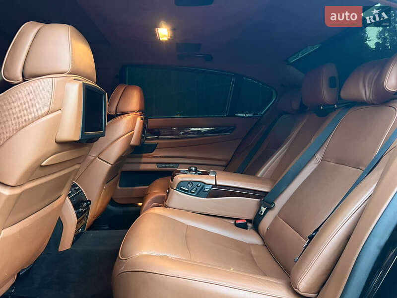 Седан BMW 7 Series 2012 в Одессе