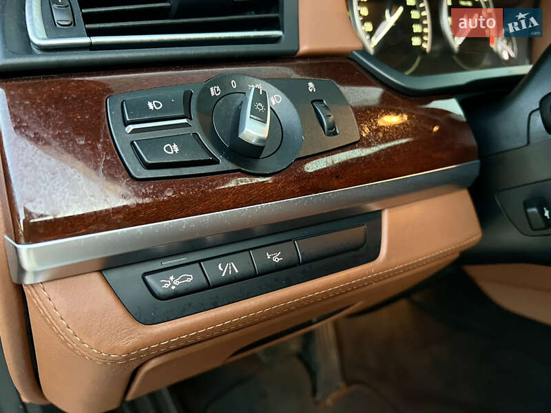 Седан BMW 7 Series 2012 в Одессе