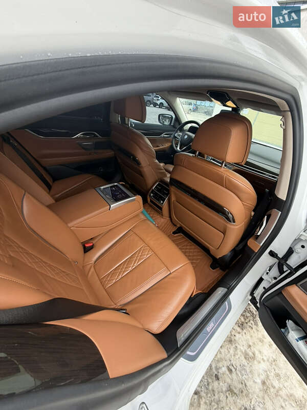Седан BMW 7 Series 2017 в Киеве