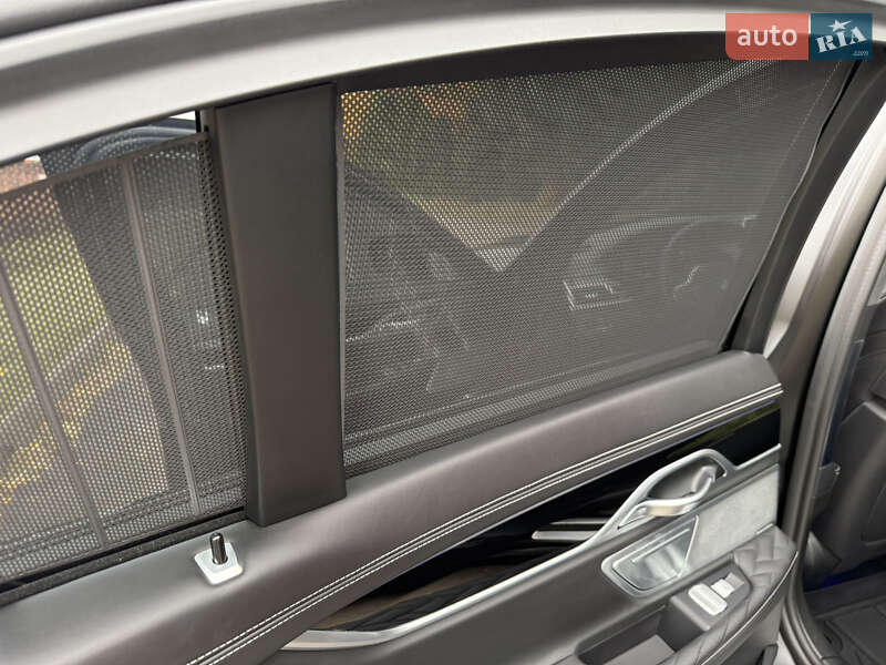 Седан BMW 7 Series 2020 в Ровно