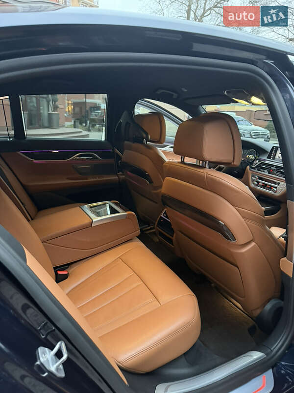 Седан BMW 7 Series 2017 в Одессе