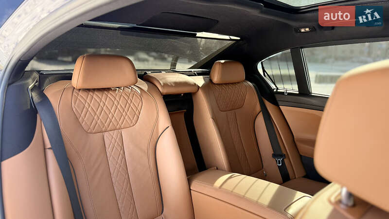 Седан BMW 7 Series 2019 в Киеве
