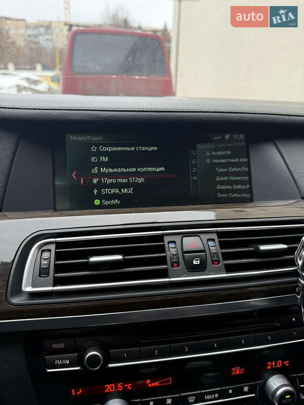 Седан BMW 7 Series 2011 в Львове