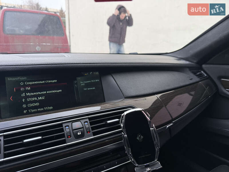 Седан BMW 7 Series 2011 в Львове