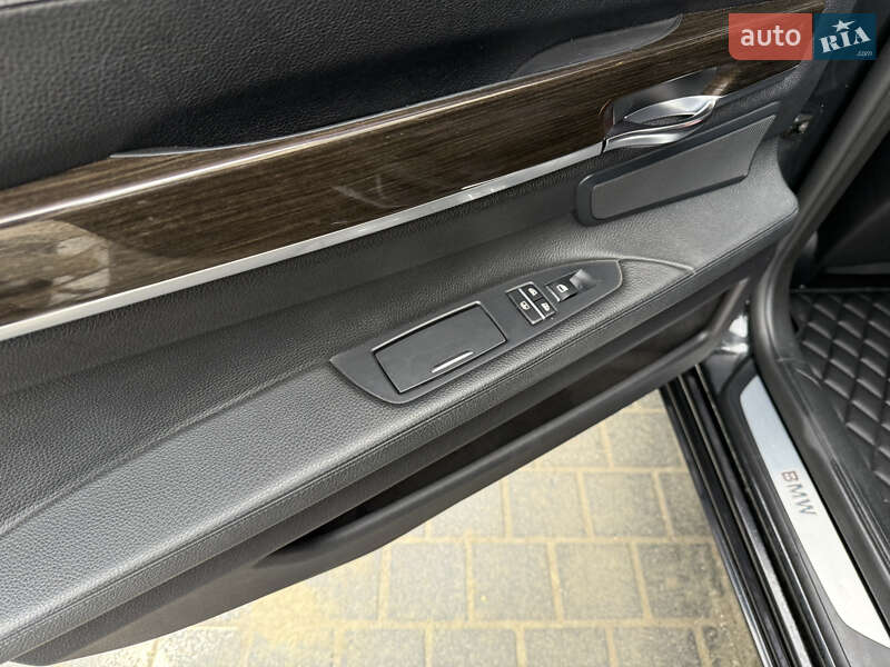 Седан BMW 7 Series 2011 в Львове