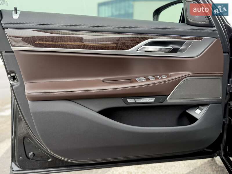 Седан BMW 7 Series 2017 в Киеве